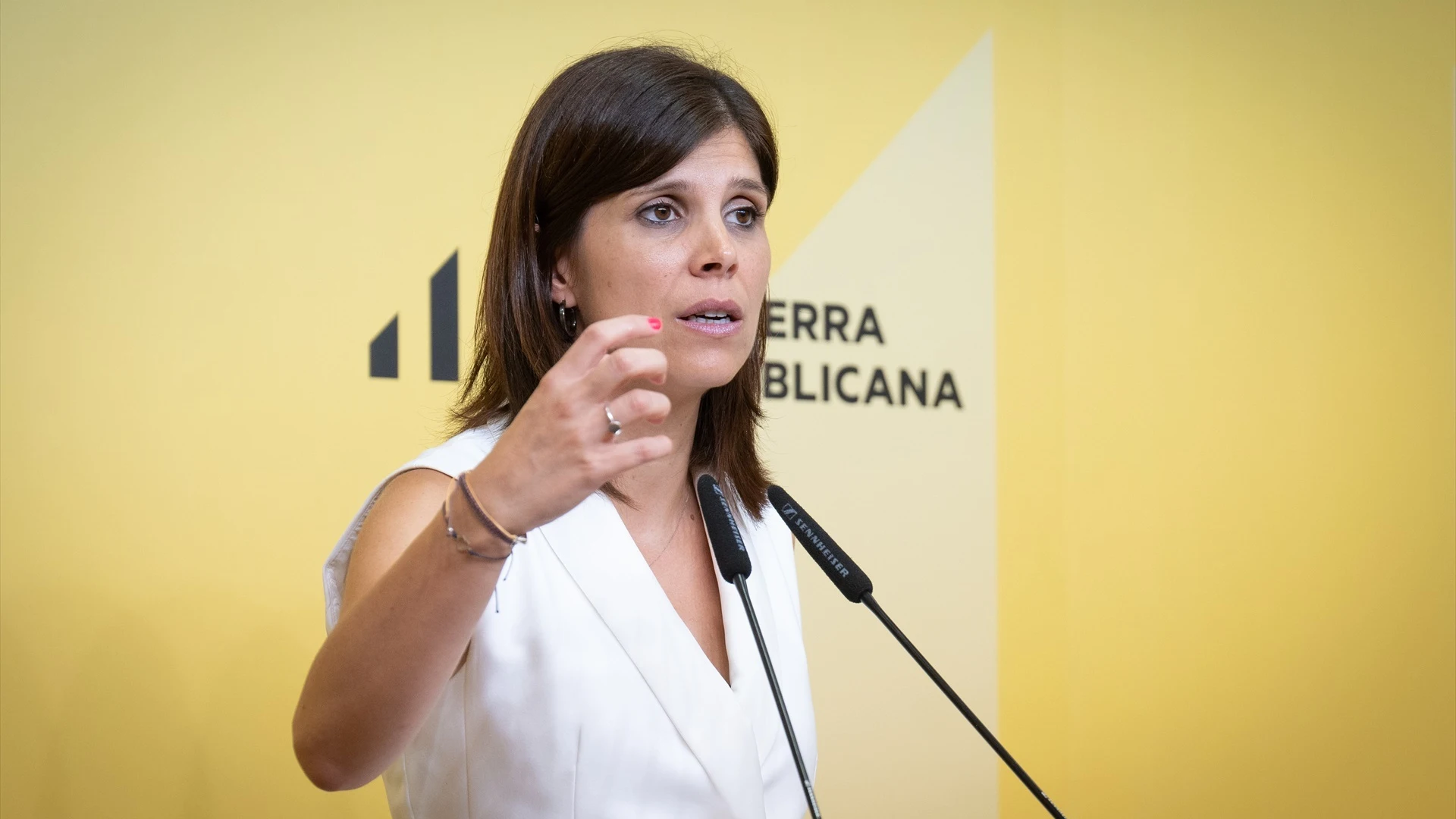 ERC promete ser "razonable, pero exigente" y avisa al PSOE de que no aceptará "chantajes"
