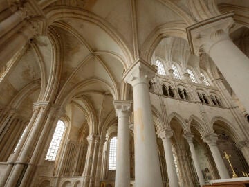 Interior de la Basílica de Santa María Magdalena de Vézelay