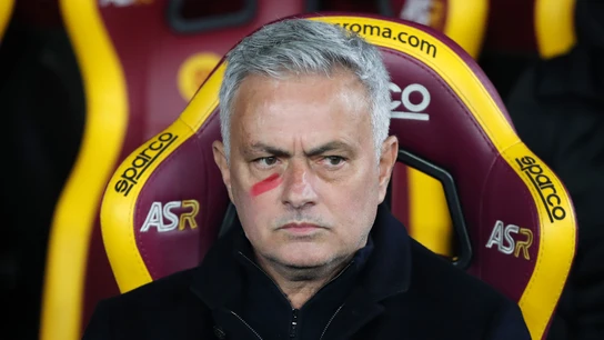 Mourinho rechaza dos ofertas de Arabia Saudí: "Me quiero quedar en la Roma" Mourinho rechaza dos ofertas de Arabia Saudí: "Me quiero quedar en la Roma"