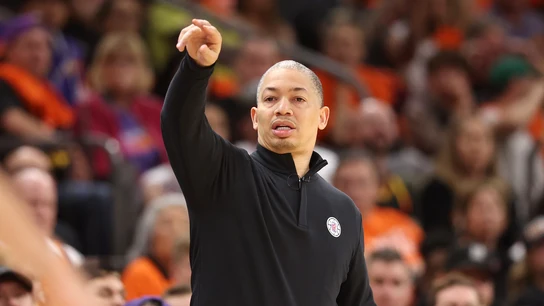 ¡27 noches seguidas bebiendo! Tyronn Lue cuenta cómo vivió su llegada a los Lakers ¡27 noches seguidas bebiendo! Tyronn Lue cuenta cómo vivió su llegada a los Lakers