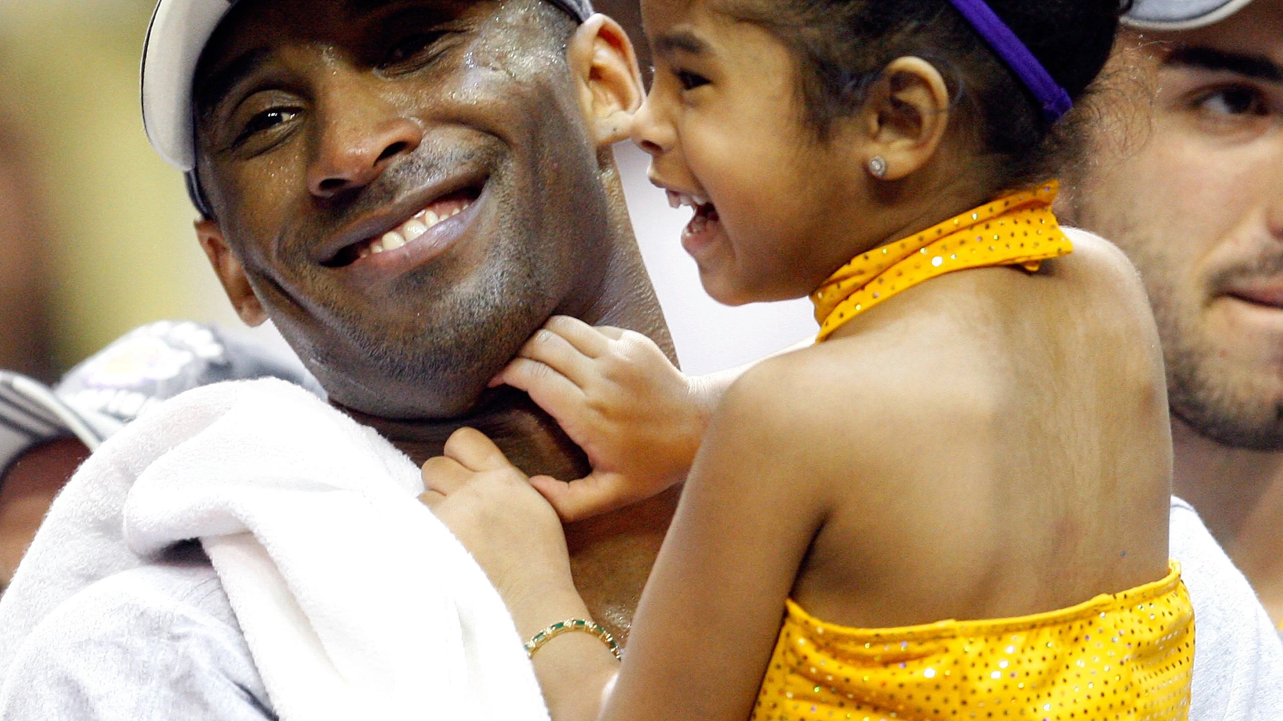  El gran detalle de los Lakers con kobe Bryant y su hija Giana