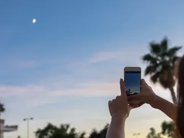 Cómo fotografiar la luna con el móvil Cómo fotografiar la luna con el móvil