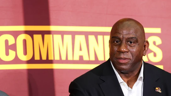 Magic Johnson cuenta cómo dejó escapar "5 mil millones de dólares" Magic Johnson cuenta cómo dejó escapar "5 mil millones de dólares"
