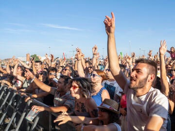 The song of the summer phenomenon: the hymns that have made us sing and dance for 50 years