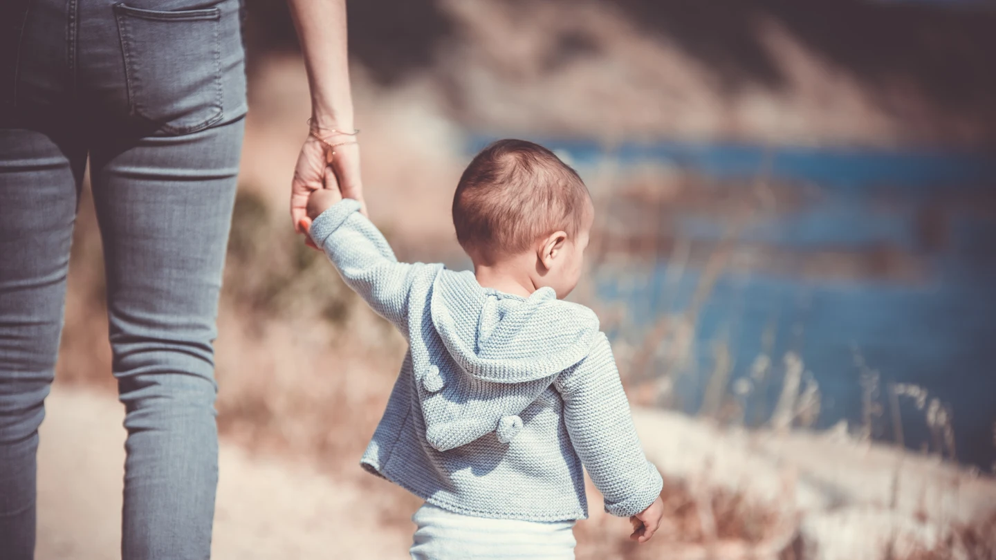 Pesadillas y sentimientos de culpabilidad: el sufrimiento de los menores huérfanos por violencia machista Pesadillas y sentimientos de culpabilidad: el sufrimiento de los menores huérfanos por violencia machista