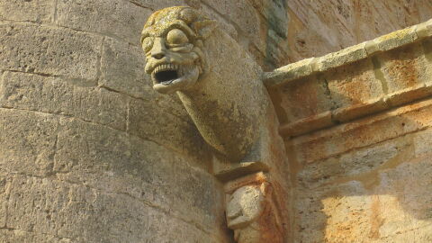 Gárgola de la Iglesia de Santiago Apostol de Villamorón