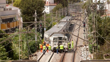 Descarrila un tren sin pasajeros en la estación de Sitges y afecta a parte del servicio ferroviario de Cataluña