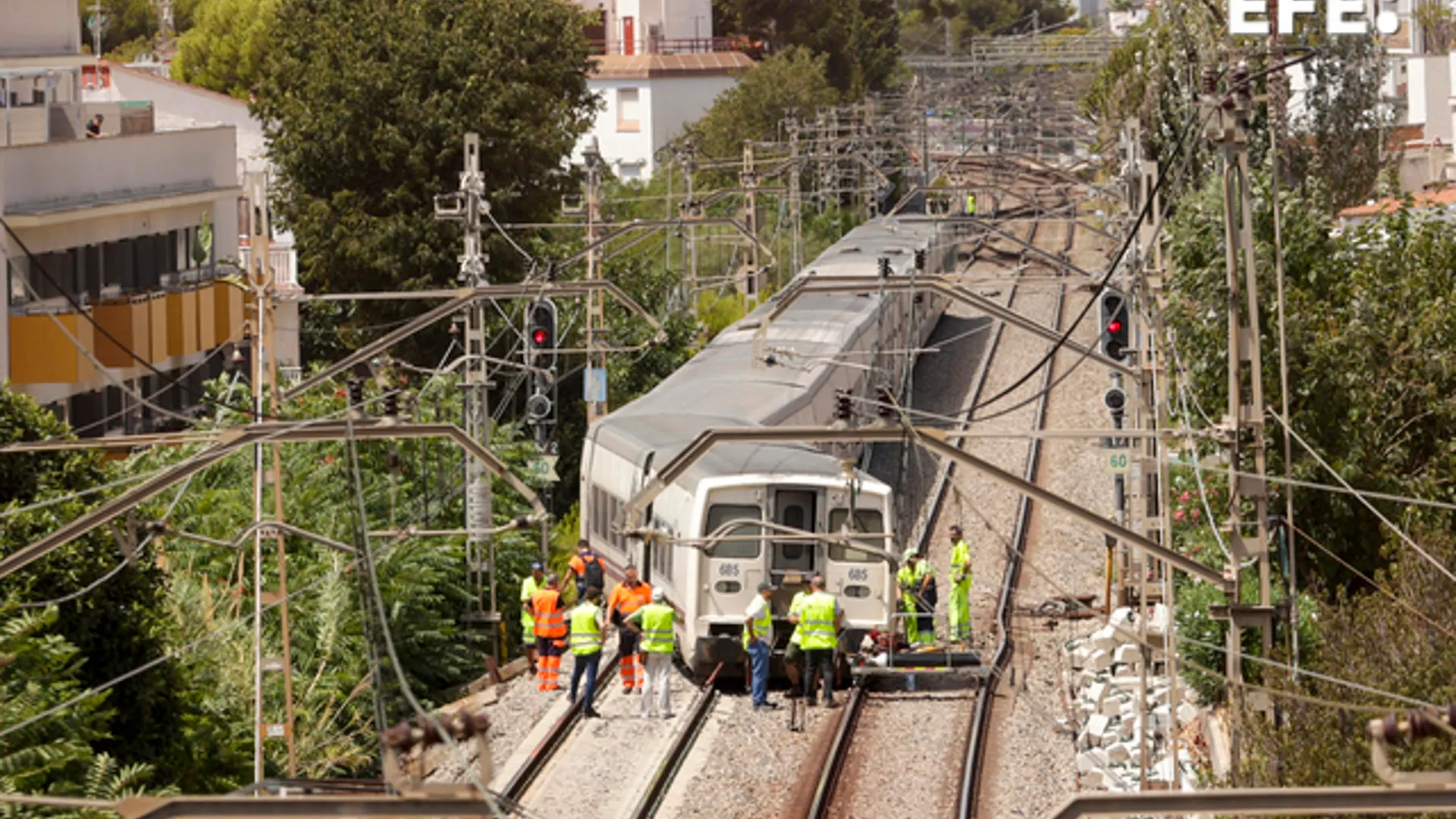 Descarrila un tren sin pasajeros en la estación de Sitges y afecta a parte del servicio ferroviario de Cataluña