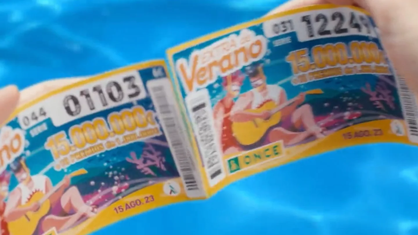 Una imagen del anuncio del Sorteo Extra de Verano de la ONCE de 2023 Una imagen del anuncio del Sorteo Extra de Verano de la ONCE de 2023