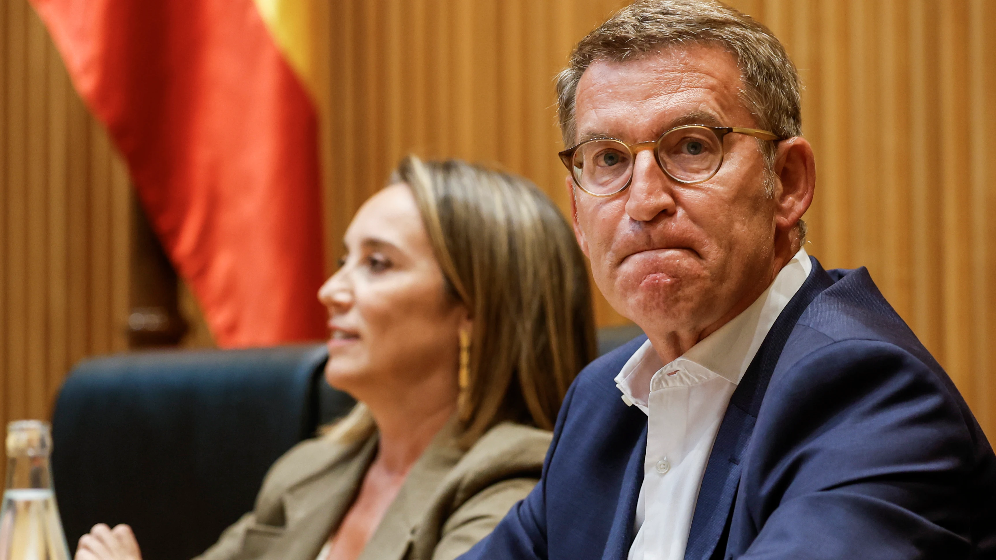 Alberto Núñez Feijóo, líder del PP, junto a Cuca Gamarra en el Congreso