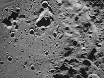 La nave rusa Luna-25 envía fotografías de un cráter cercano al Polo Sur lunar La nave rusa Luna-25 envía fotografías de un cráter cercano al Polo Sur lunar