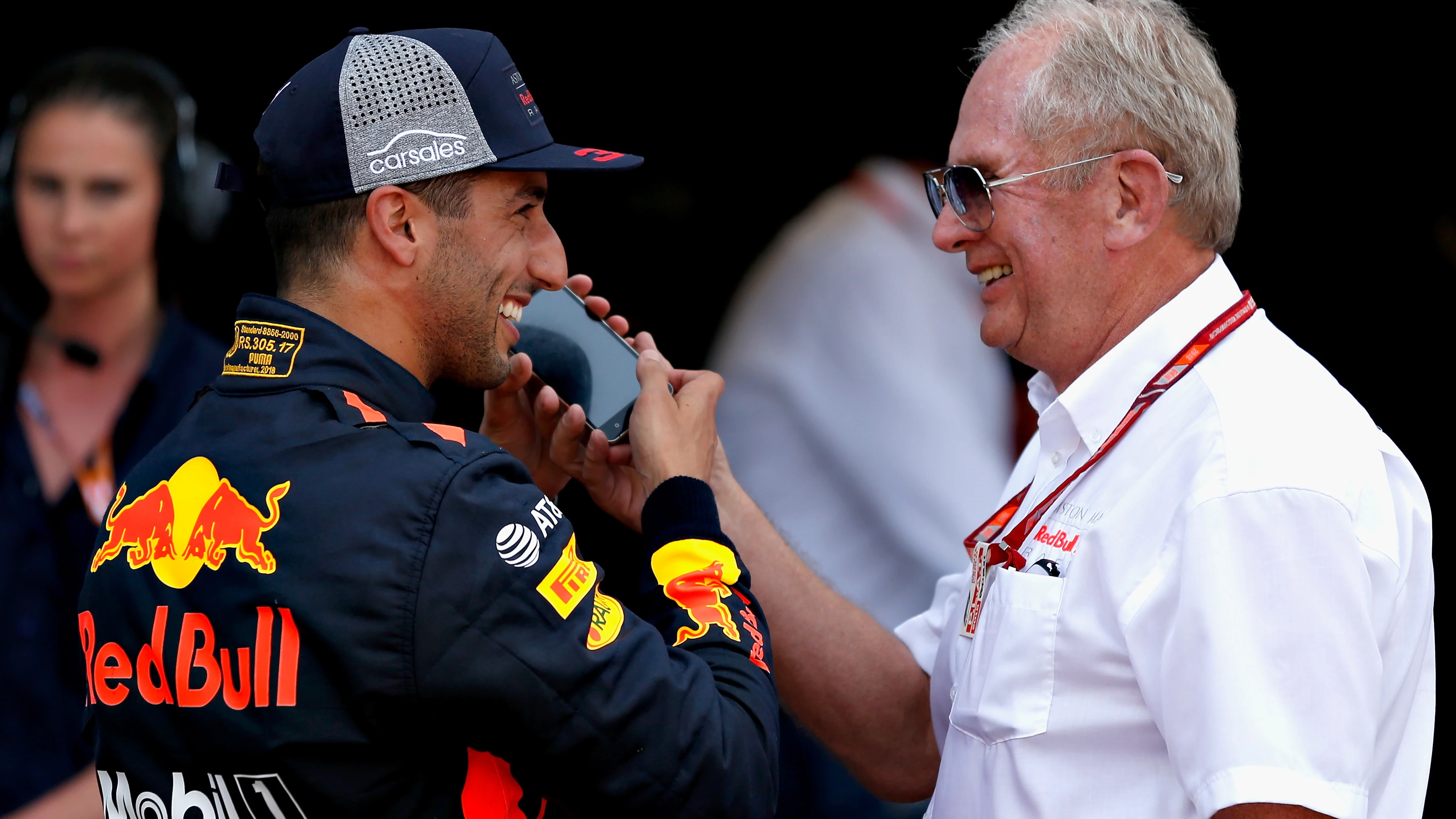 Daniel Ricciardo y Helmut Marko