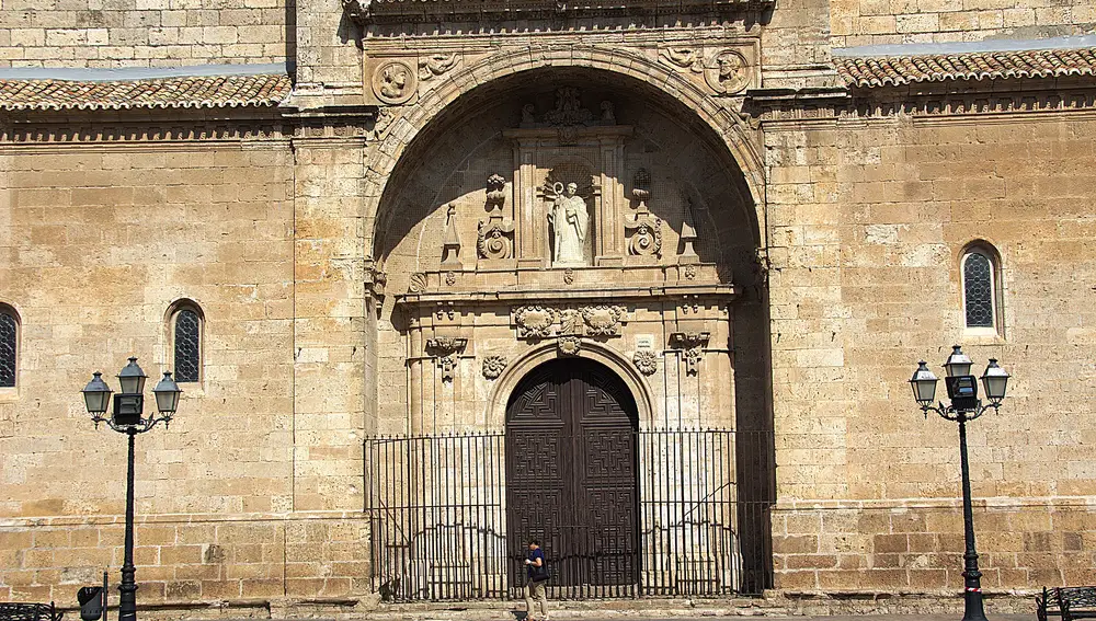 Puerta de la Iglesia de San Benito Abad de Yepes, en Toledo
