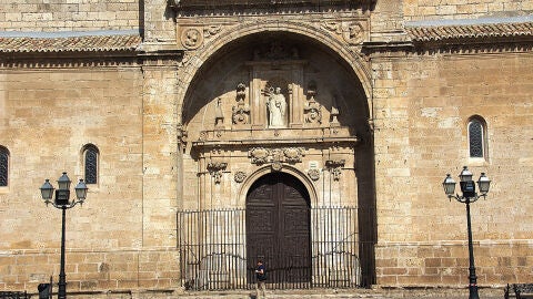 Puerta de la Iglesia de San Benito Abad de Yepes, en Toledo