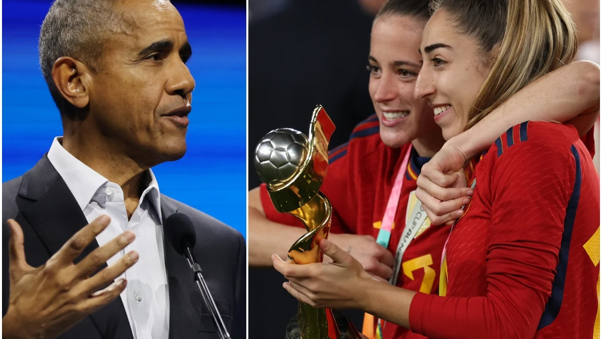 Barack Obama, expresidente de EEUU, a la izquierda; a la derecha, las campeonas del mundo