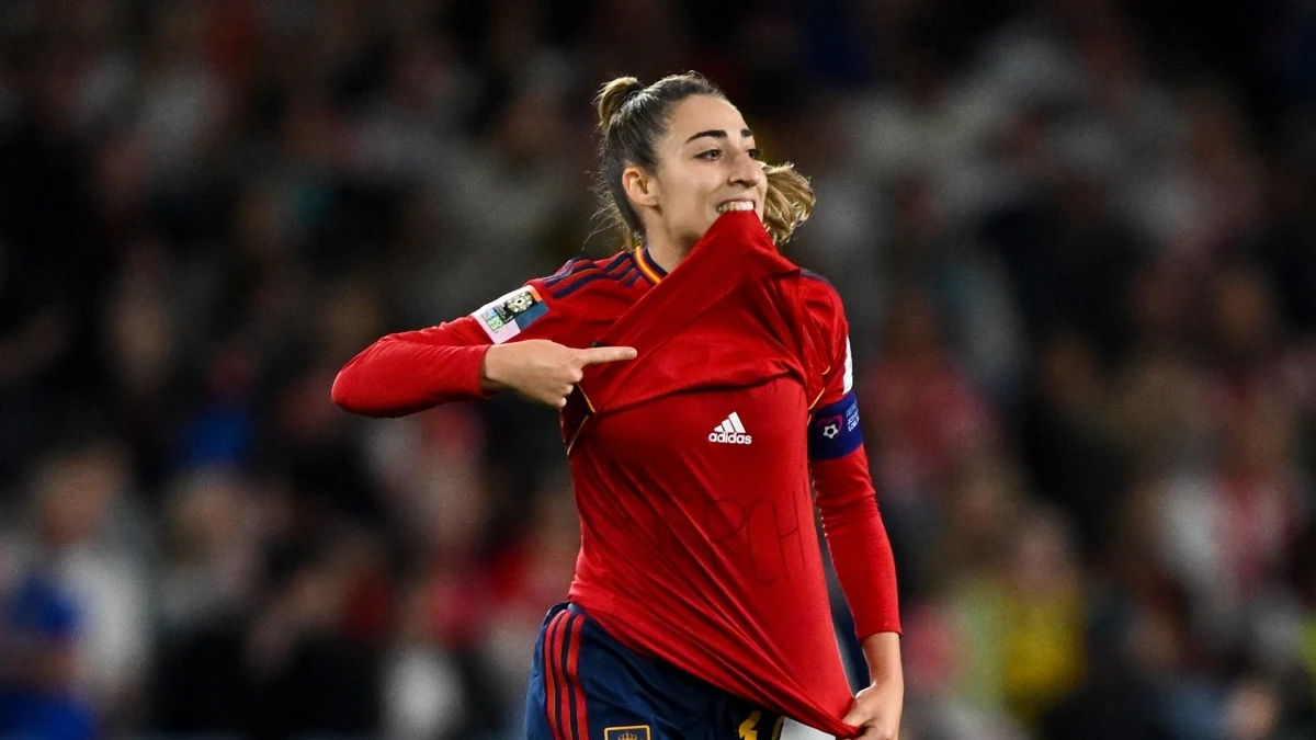 Olga Carmona celebra su gol ante Inglaterra