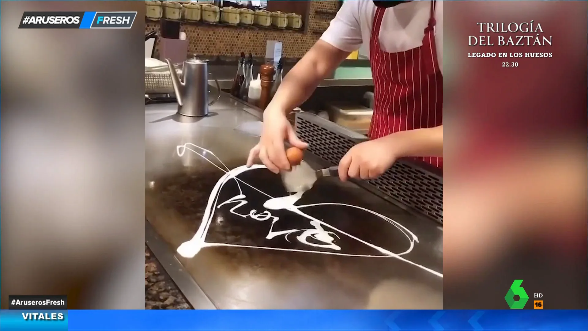 El viral de un chef cocinando un huevo que deja alucinada a Angie Cárdenas: "Qué bonito"