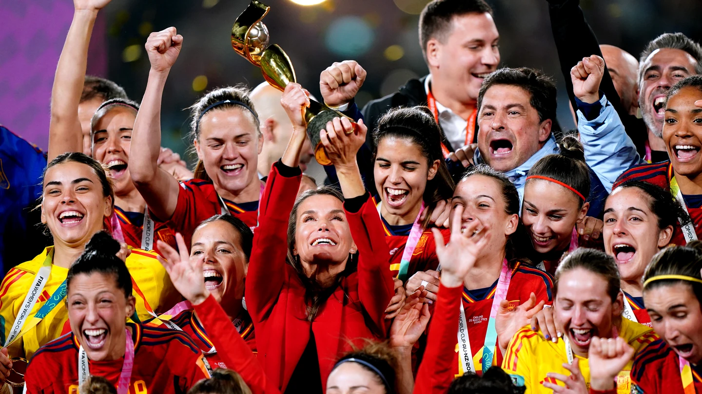 La reina Letizia celebra la victoria de España en el Mundial femenino de fútbol La reina Letizia celebra la victoria de España en el Mundial femenino de fútbol