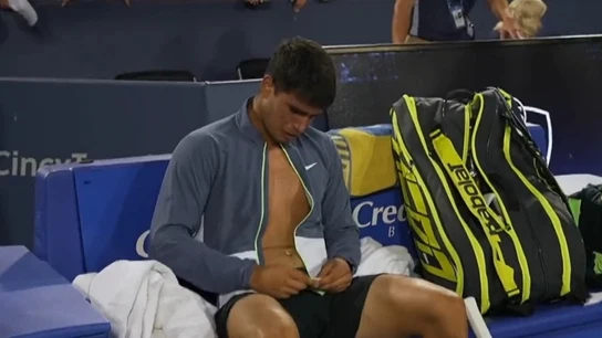 Las lágrimas de Carlos Alcaraz tras caer derrotado con honor contra Novak Djokovic en Cincinnati Las lágrimas de Carlos Alcaraz tras caer derrotado con honor contra Novak Djokovic en Cincinnati