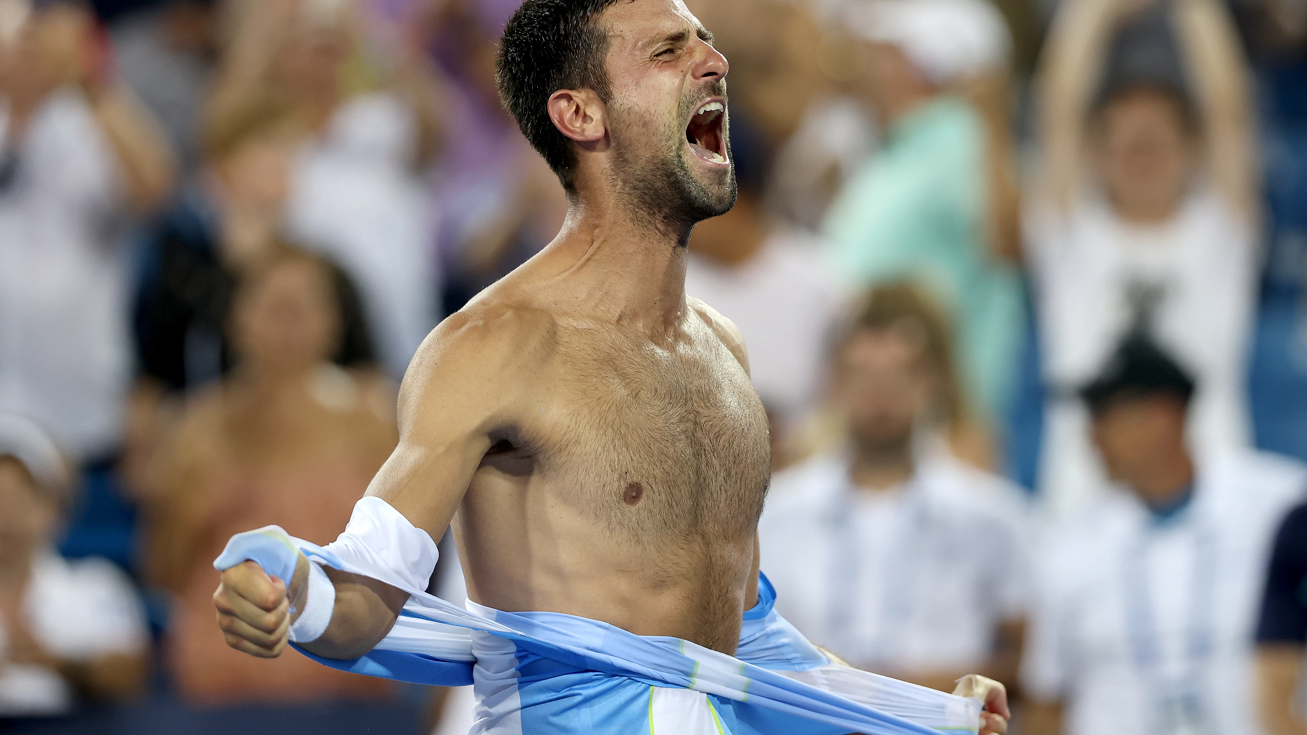 La creatina que Djokovic pidió a gritos cuando perdía con Alcaraz, ¿cómo afecta a su cuerpo?