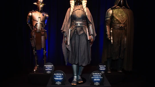 A la izquierda, el traje de Huyang ('Star Wars') A la izquierda, el traje de Huyang ('Star Wars')