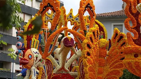 Carroza en la Batalla de las Flores de Laredo Carroza en la Batalla de las Flores de Laredo