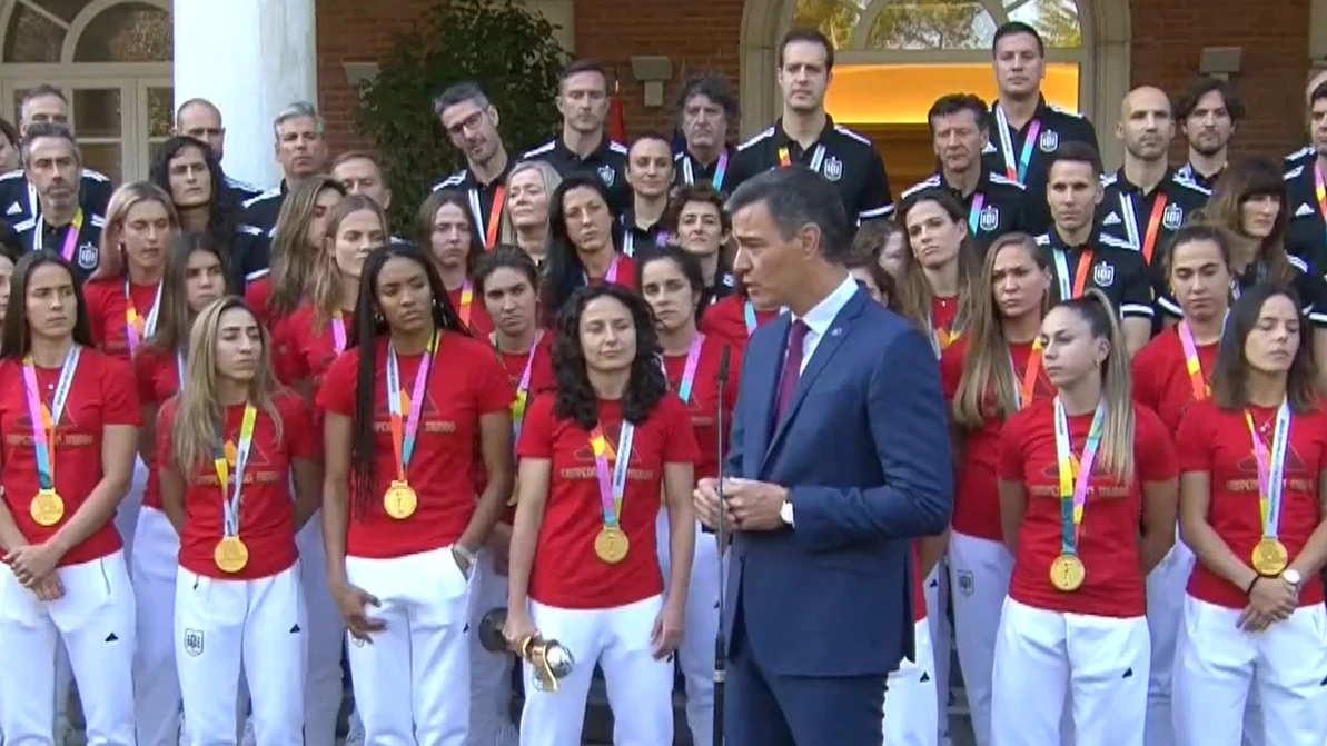 Pedro Sánchez recibe a las campeonas del mundo en la Moncloa