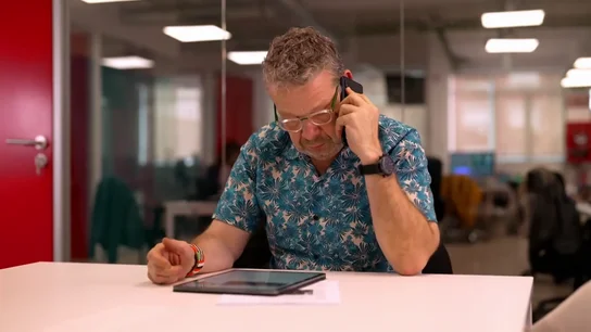 DeTamara Falcó a Melendi: así presume el dueño de un catering ilegal de bodas ante Chicote de su caché DeTamara Falcó a Melendi: así presume el dueño de un catering ilegal de bodas ante Chicote de su caché