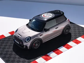 MINI lanza una edición especial y limitada de su JCW 3 puertas con componentes de carreras MINI lanza una edición especial y limitada de su JCW 3 puertas con componentes de carreras