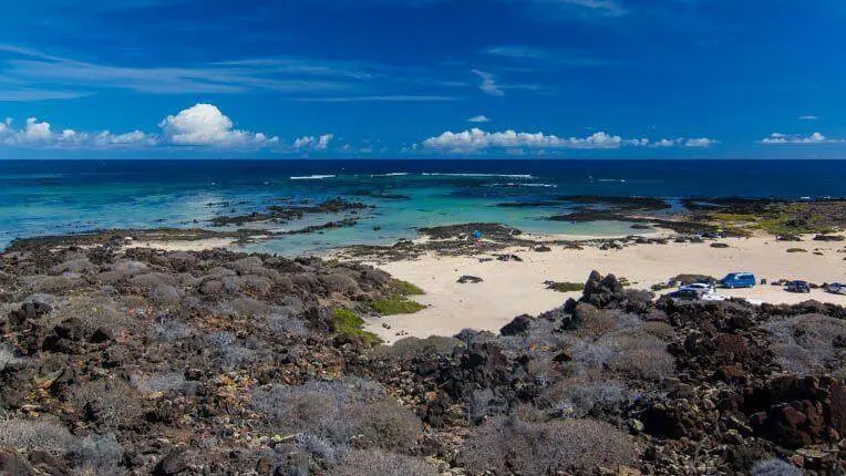 Playa Caletón Blanco de Lanzarote (Islas Canarias) Playa Caletón Blanco de Lanzarote (Islas Canarias)