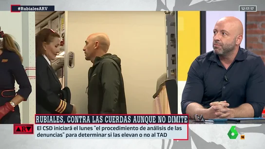 Rafa López: "Nos tenemos que preguntar por qué el fútbol es el último reducto de machismo y homofobia en este país" Rafa López: "Nos tenemos que preguntar por qué el fútbol es el último reducto de machismo y homofobia en este país"
