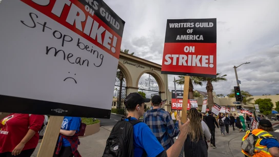 Una de las manifestaciones del sindicato de guionistas en Hollywood, que arrancó el pasado mes de mayo Una de las manifestaciones del sindicato de guionistas en Hollywood, que arrancó el pasado mes de mayo