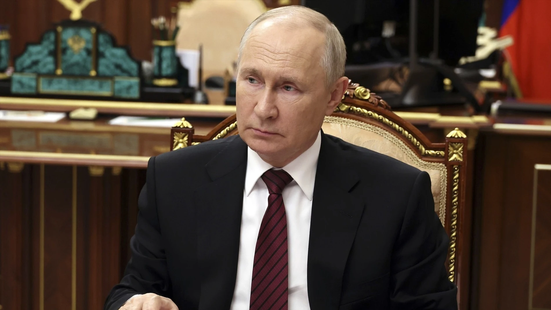 Putin reaparece en la cumbre de los BRICS, sin alusiones a la muerte de Prigozhin