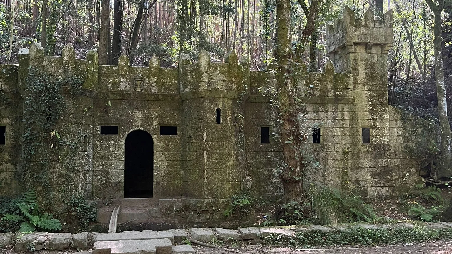 Castillo del Bosque Encantado de Ald&aacute;n en Pontevedra