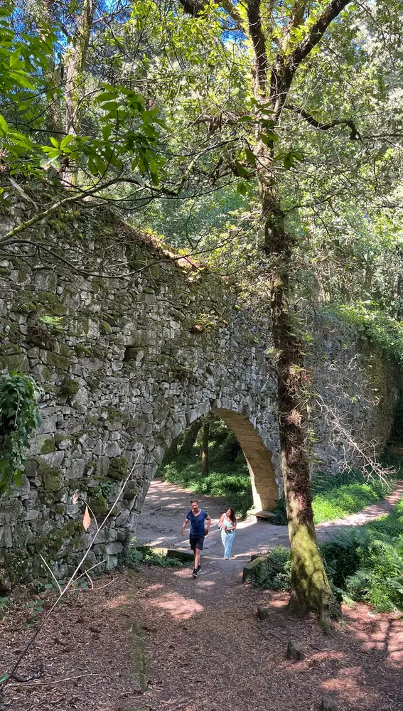 Acueducto de O Frendoal (Arco de la Condesa) del Bosque Encantado de Aldán