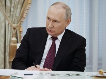 Putin assures that Wagner boss’ plane crash was caused by grenades detonated inside the plane
