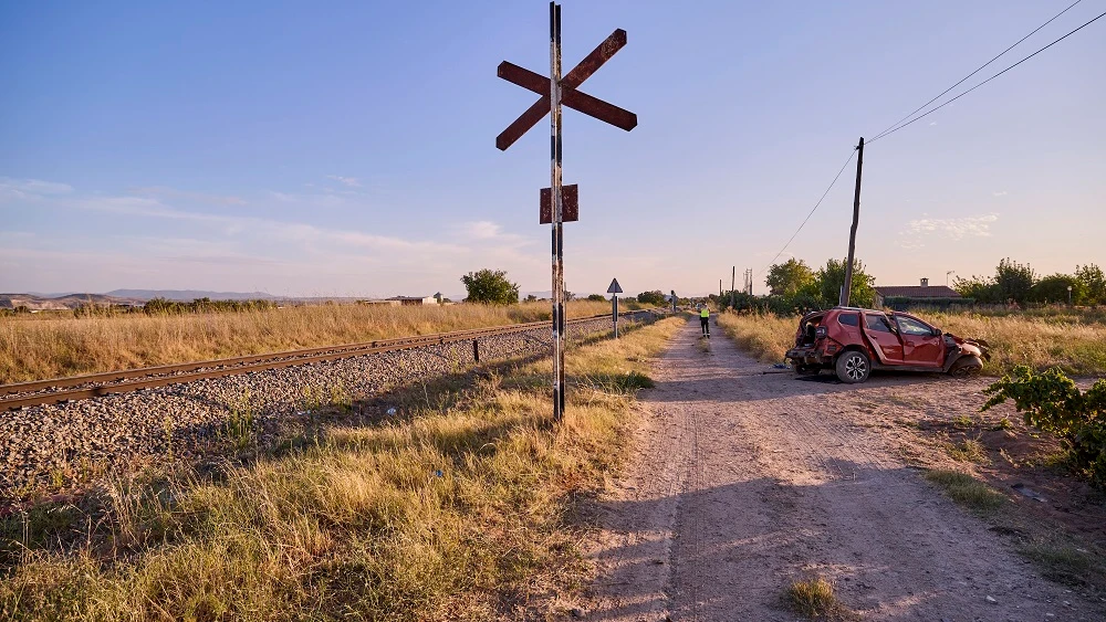 Lugar en el que un tren arrolló a un vehículo en Toledo