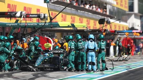 Fernando Alonso, en boxes Fernando Alonso, en boxes