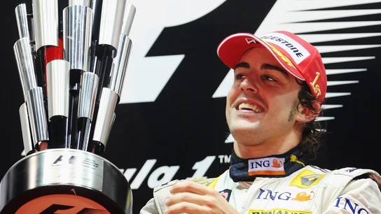 Fernando Alonso, tras ganar en Singapur 2008 Fernando Alonso, tras ganar en Singapur 2008