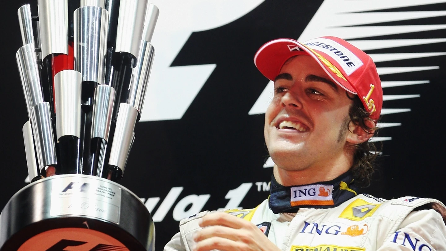 Fernando Alonso, tras ganar en Singapur 2008 Fernando Alonso, tras ganar en Singapur 2008