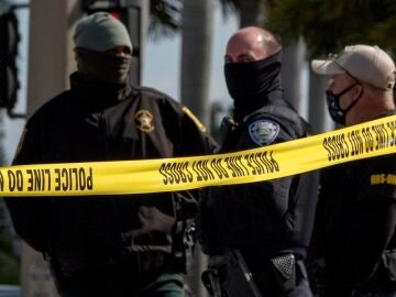 A white supremacist kills three people in Florida for “racial reasons” and then commits suicide