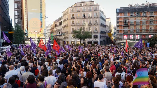 Más de un millar de asistentes a la concentración feminista en Madrid en apoyo de Jenni Hermoso Más de un millar de asistentes a la concentración feminista en Madrid en apoyo de Jenni Hermoso