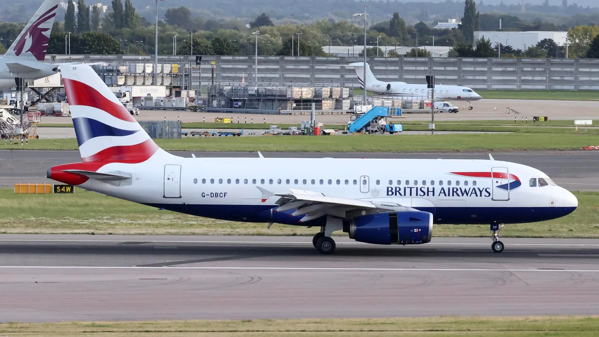 Imagen de archivo de un avión de British Airways en el aeropuerto de Heathrow en Londres.