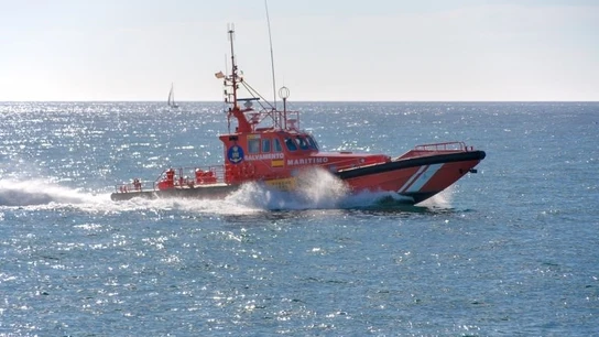 Retoman la búsqueda de los dos desaparecidos en una tabla de paddle surf en Málaga Retoman la búsqueda de los dos desaparecidos en una tabla de paddle surf en Málaga