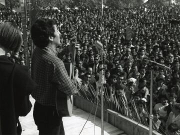 The Supreme Court of Chile condemns seven ex-military officers for the kidnapping and murder of singer-songwriter Víctor Jara