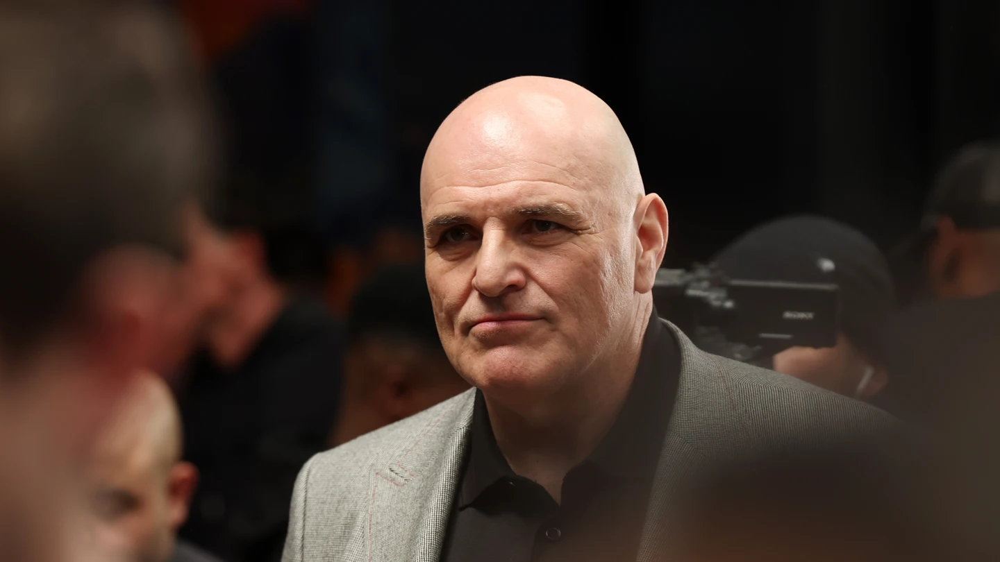 De estar en la cárcel por arrancar un ojo, a asegurarse sus testículos: así es el padre de Tyson Fury De estar en la cárcel por arrancar un ojo, a asegurarse sus testículos: así es el padre de Tyson Fury