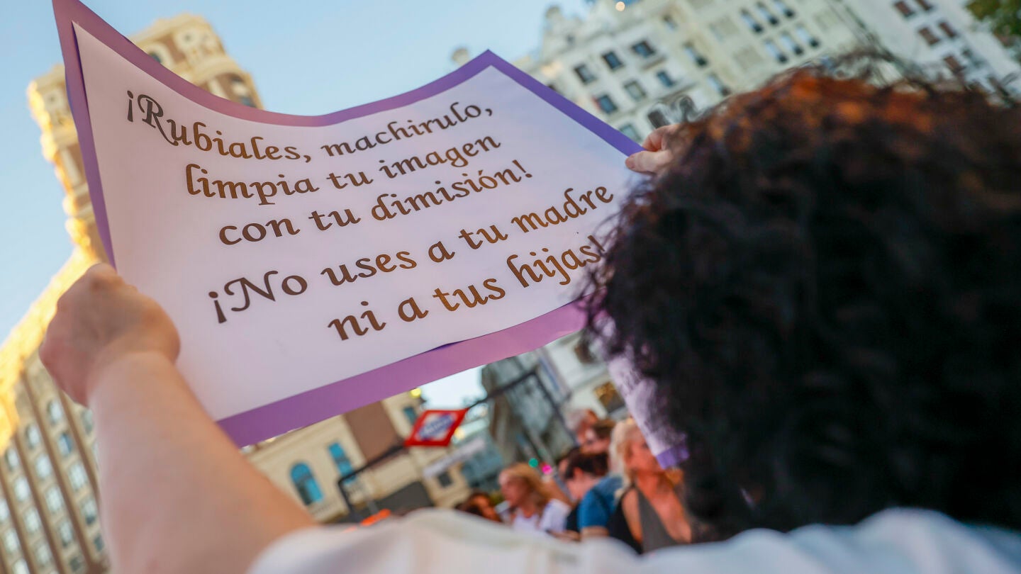 Una pancarta en la manifestación en apoyo a Jenni Hermoso en Madrid