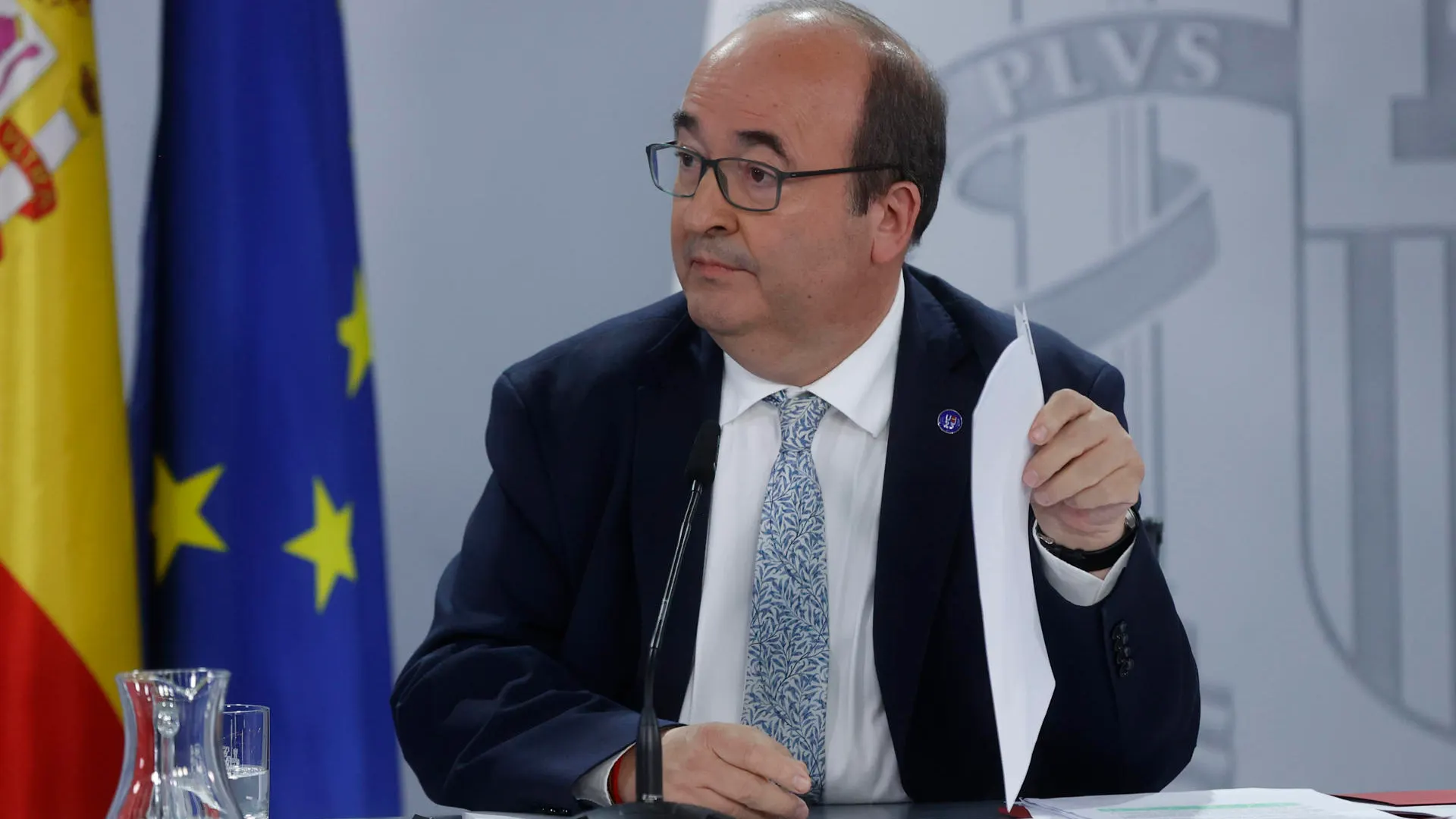 El ministro de Cultura, Miquel Iceta, durante la rueda de prensa ofrecida tras la reunión del Consejo de Ministros, este martes en el Palacio de la Moncloa.