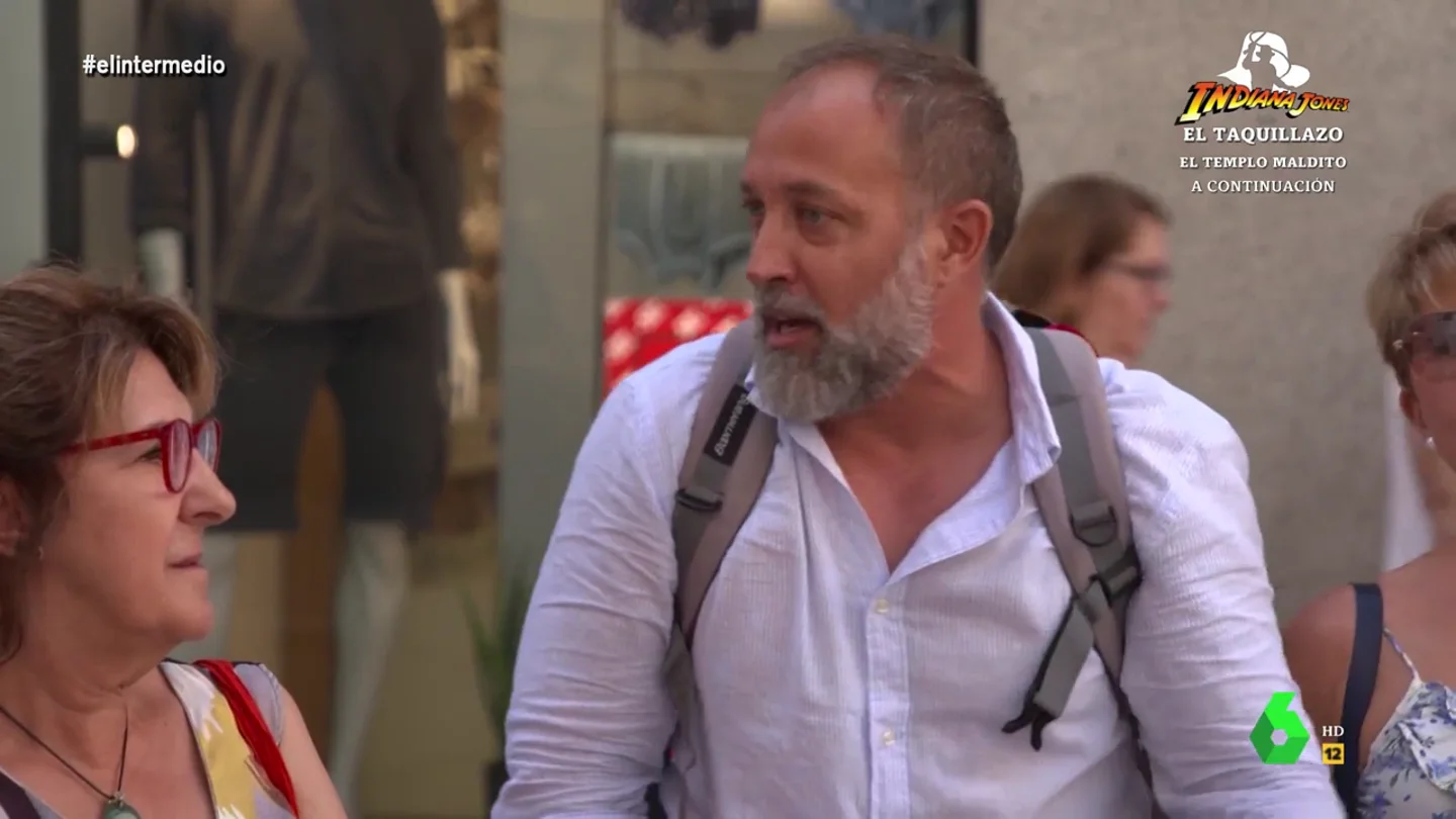 Así responde un hombre a los que les incomoda que las mujeres hagan topless: "El problema lo tienen ellos" Así responde un hombre a los que les incomoda que las mujeres hagan topless: "El problema lo tienen ellos"