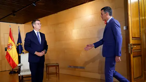 Reunión de Alberto Núñez Feijóo y Pedro Sánchez en el Congreso